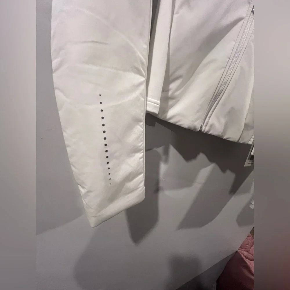 Lululemon Athletica Snow White Ski Jacket - Picture 11 of 13